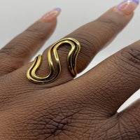 Load image into Gallery viewer, Elegant Gold S-Shaped Open Ring – Chic Curved Design, Perfect Fashion Jewelry
