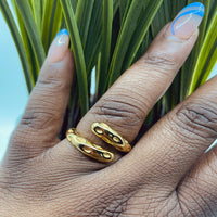Load image into Gallery viewer, Gold wrap around me ring-Model front view
