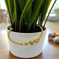 Load image into Gallery viewer, Gold Crinkle Bangle Bracelet – Elegant Textured Jewelry for Women
