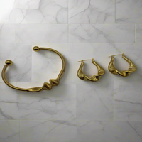 Load image into Gallery viewer, Gold Crinkle Bangle and Earring Set – Luxurious Jewelry Gift for Her

