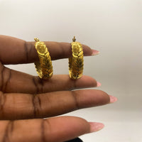 Load image into Gallery viewer, Gold Rope Hoop Earrings-Model Hand
