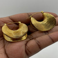 Load image into Gallery viewer, Gold Seashell hoop Earrings – Ocean-Inspired Statement Jewelry for Confident Women
