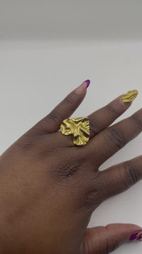 Load and play video in Gallery viewer, Gold Heart Statement Ring - Bold &amp; Stylish Love Jewelry
