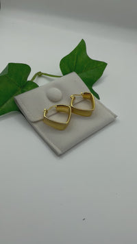Load and play video in Gallery viewer, Gold Sleek Square Earrings for Women – Stylish and Elegant

